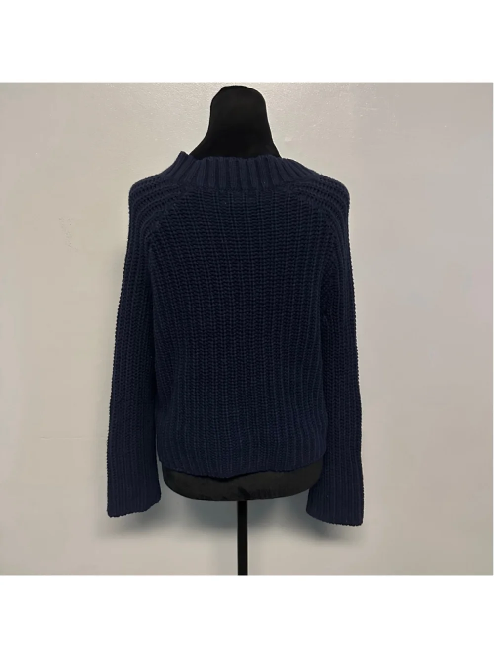 Aerie Navy V-Neck Lace-Up Sweater Women’s Size  XS chunky knit casual